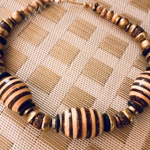 Vintage NECKLACE Earthy African COCONUT SHELL  NECKLACE- HANDMADE- NEW CONDITION - Picture 9 of 9